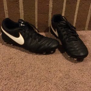Nike Tempo Cleats/Size 7